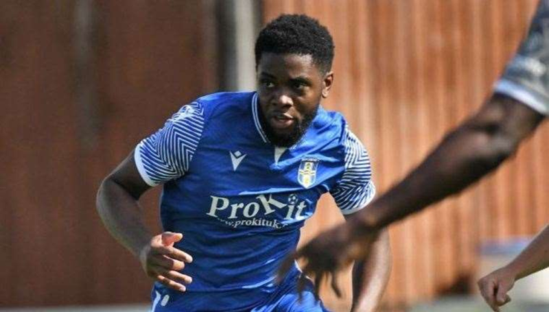 CHATS SIGN KAREEM ISIAKA