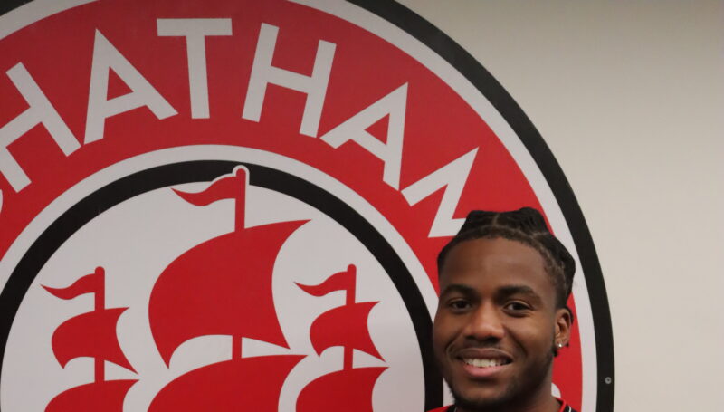 CHATS SIGN LESLEY DURU