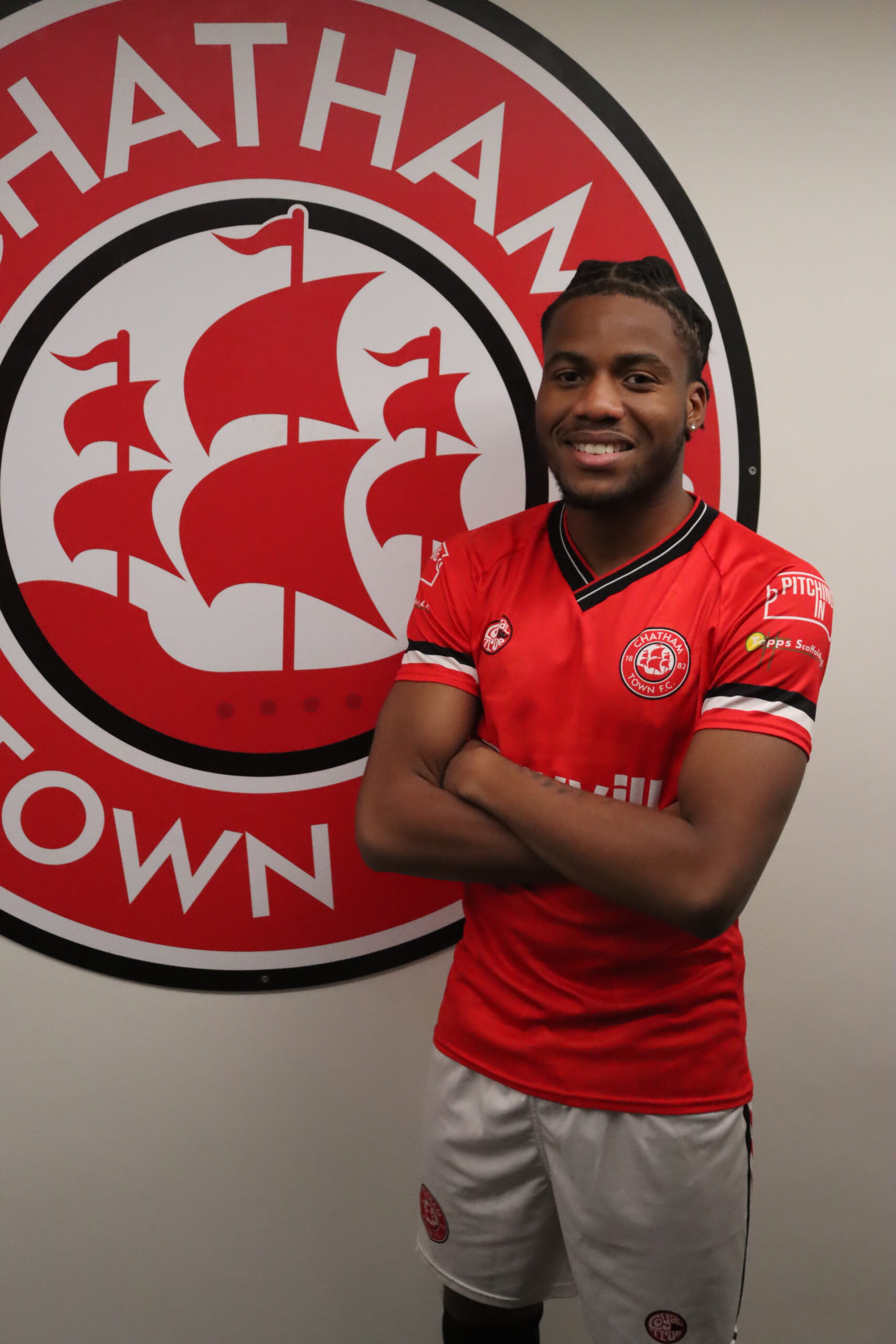 CHATS SIGN LESLEY DURU