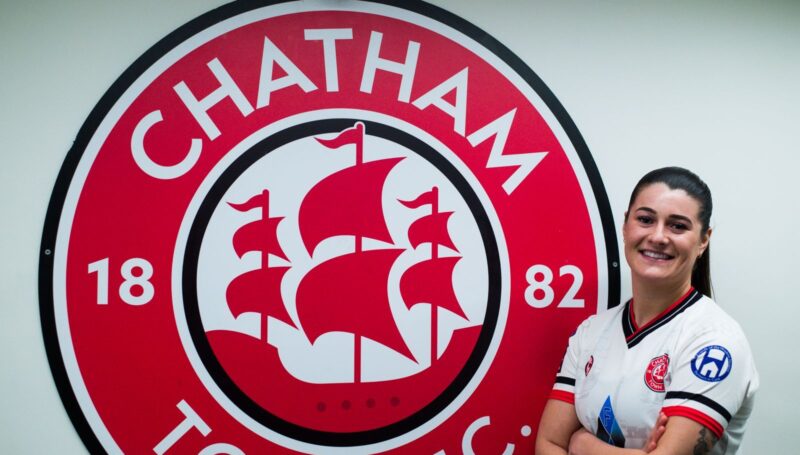 CHATS WOMEN SIGN HOLLY TURNER