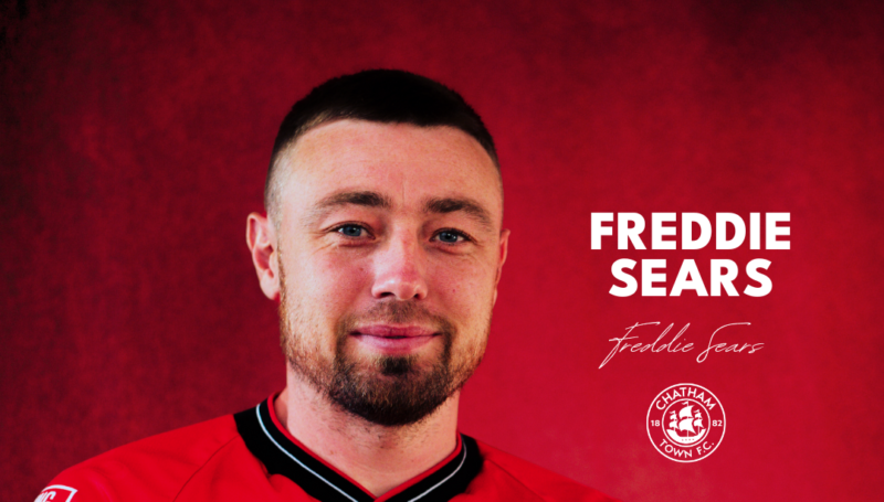 CHATS SIGN FREDDIE SEARS