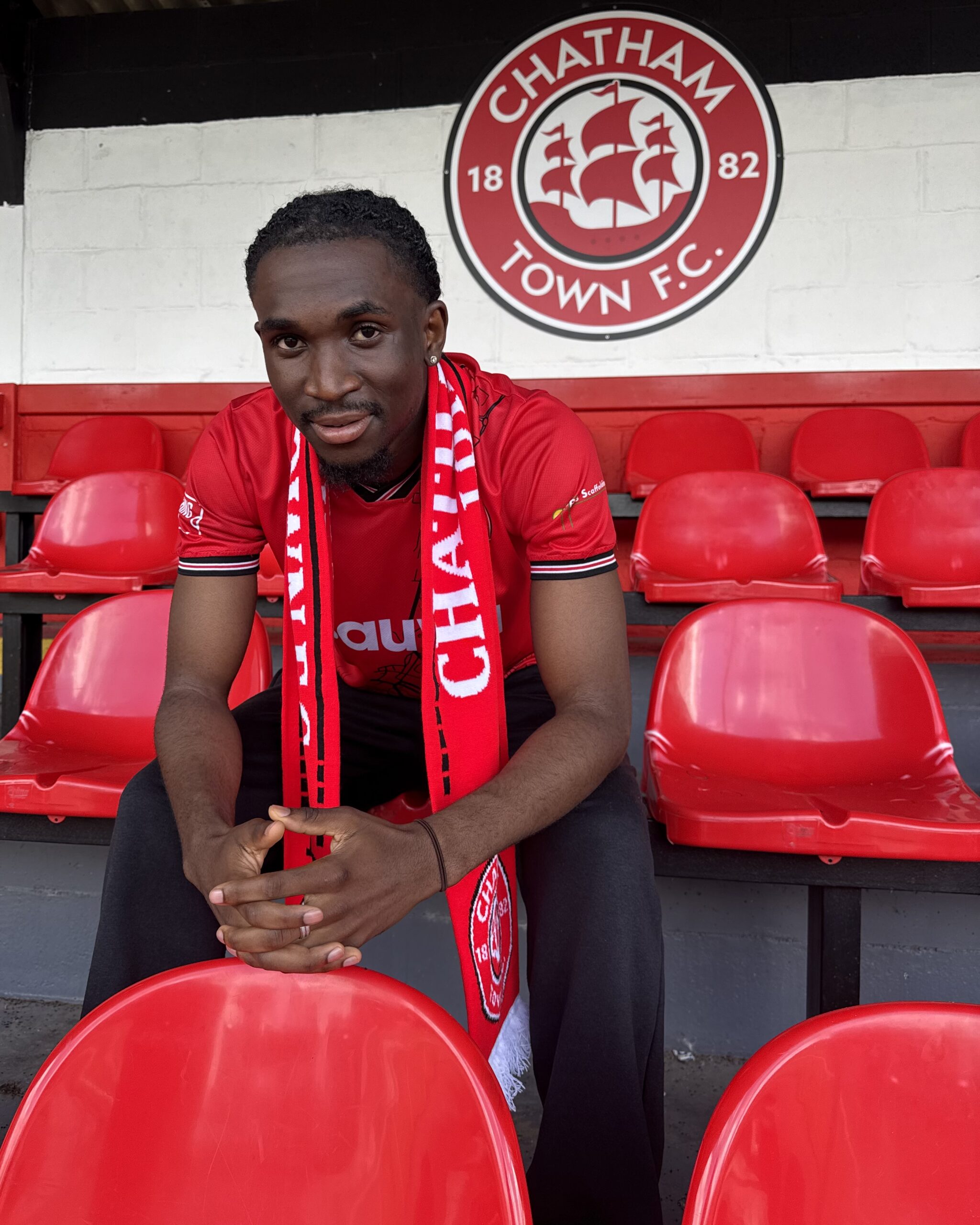 CHATS SIGN EITEL GOUETH